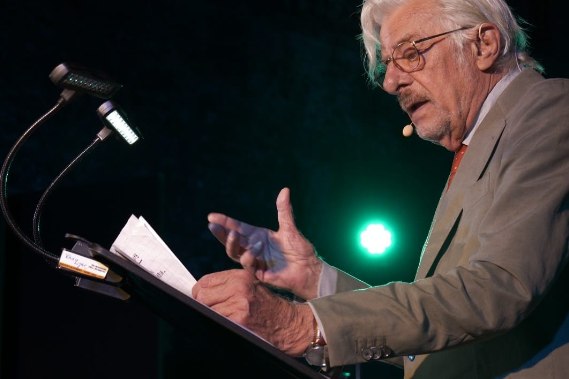 Sold out per Giancarlo Giannini a &quot;Fantastiche visione&quot;: l'amore sublimato dai versi nel Parco Chigi di Ariccia