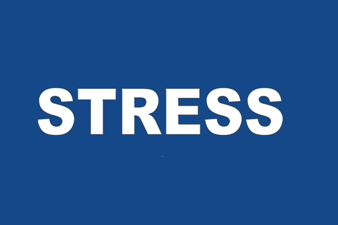 Stress da lavoro e aumento dei disturbi alimentari: colpiscono anche chi studia.
