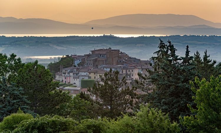 Una gita speciale tra benessere ed eccellenze toscane: Chianciano Terme in prima serata su Sky il 28 novembre