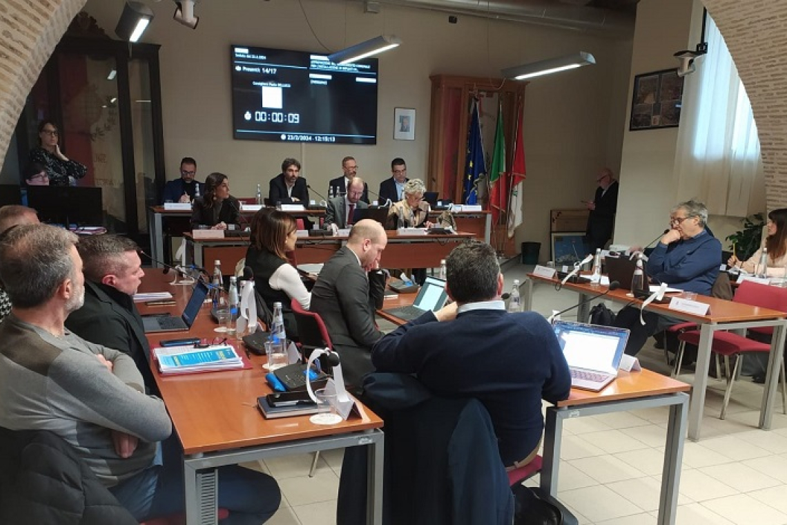 Grottaferrata - Il Consiglio approva il Piano Antenne: “Strumento chiave di tutela paesaggio e salute dei cittadini”