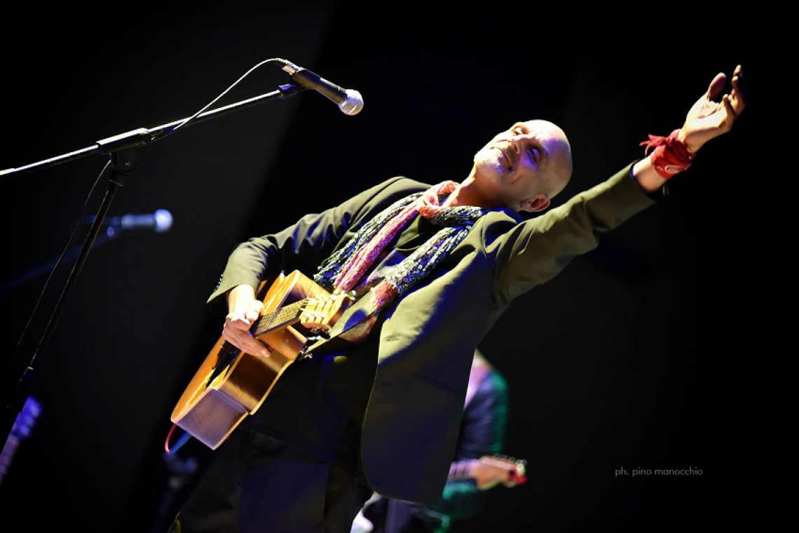 Teatro Moderno di Latina, il 12 aprile, Battisti Legend con Roberto Pambianchi &amp; Band.