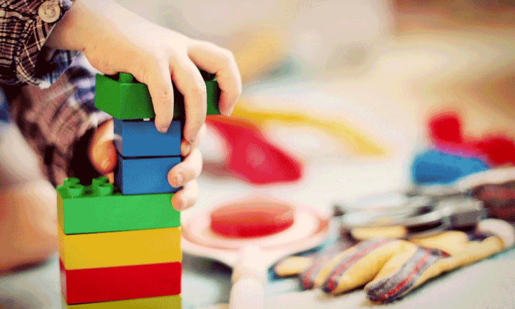 Attività educative per bambini: creatività e gioco, pilastri per lo sviluppo infantile.