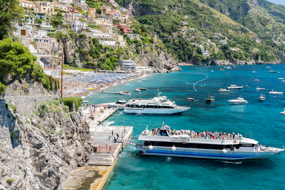 Il trend di viaggi per l’estate 2024 tra “Island Hopping” e “Gig Trip” diventa realtà con Ferryhopper, l’app n.1 di prenotazione traghetti