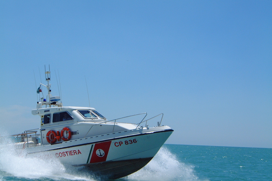 Guardia costiera di Roma-Fiumicino: elevati verbali per navigazione in zone interdette.