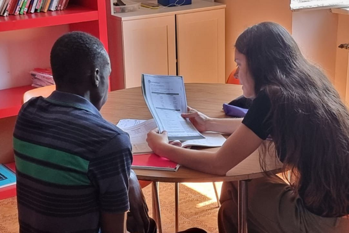 Minori stranieri non accompagnati: solo 1 su 5 va a scuola, ma la Fondazione Protettorato San Giuseppe ribalta il dato