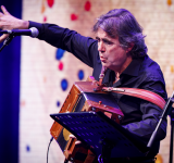 Ambrogio Sparagna presenta BALLO! Tammurriata Nera, omaggio a Roberto De Simone giovedì 26 giugno Cavea Auditorium Parco della Musica “Ennio Morricone”