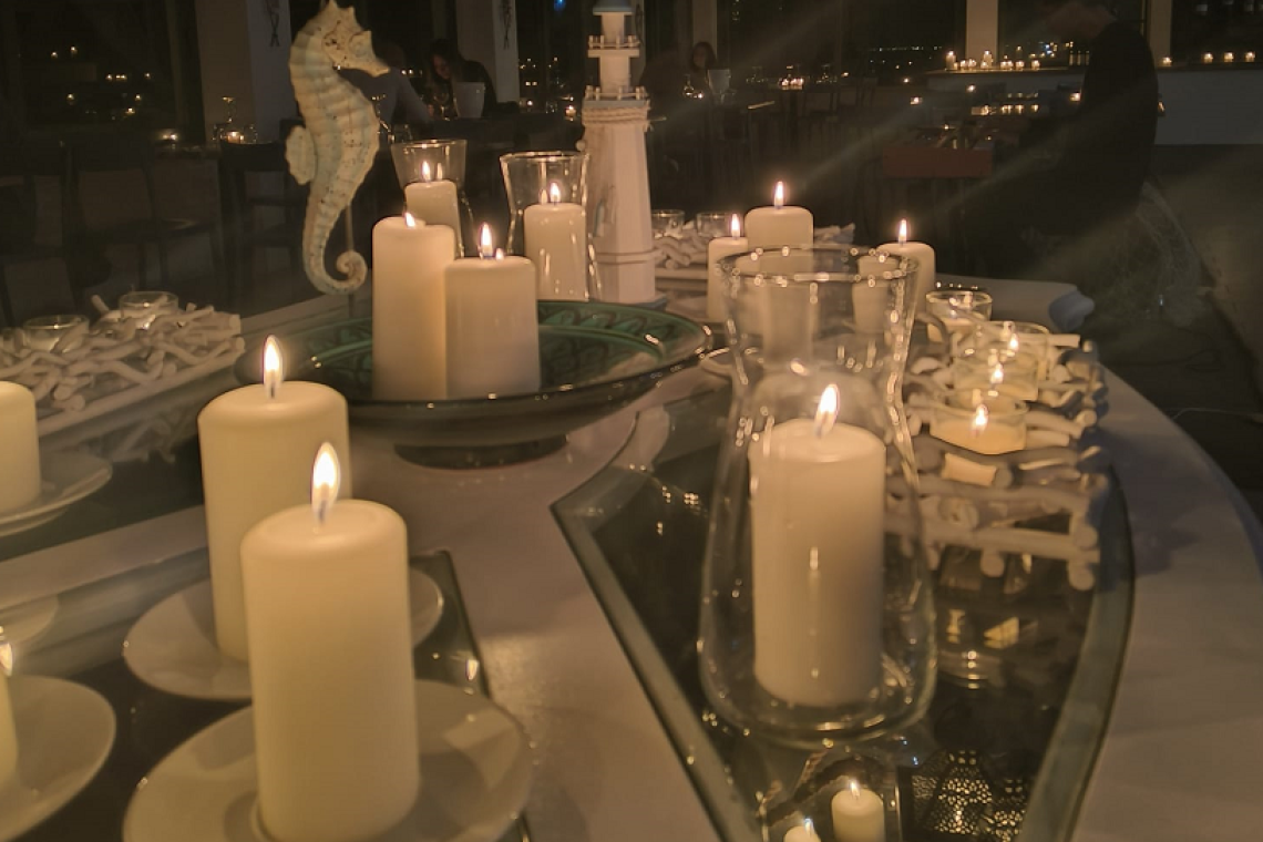 Candele, musica e mare: il Marea Restaurant di Torvaianica inaugura l’autunno tra note e sapori