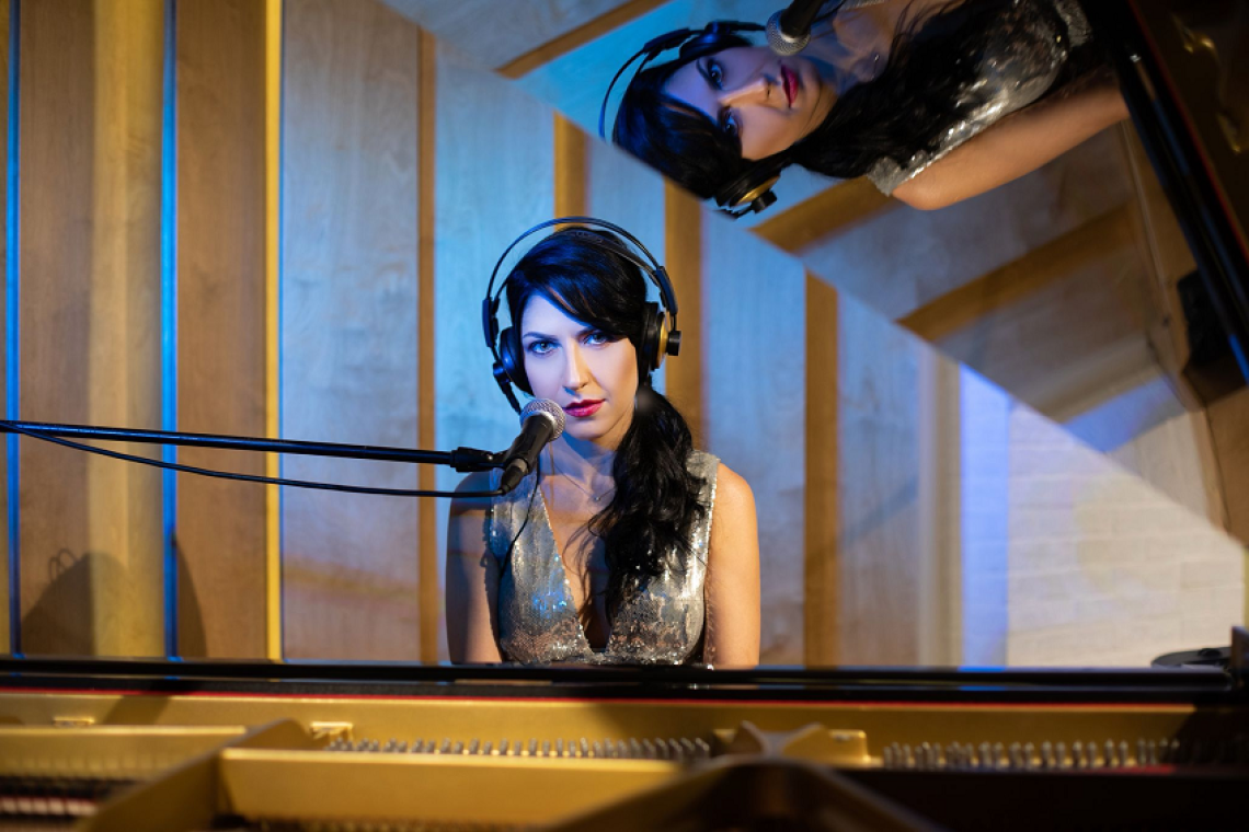 A Veronica Surrentino di Roma il premio Aaugusto Daolio – citta’ di Sulmona per cantautori emergenti