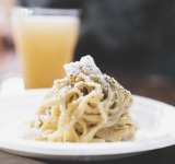 Cacio e Pepe Festival: la tradizione romana in scena da Eataly Roma