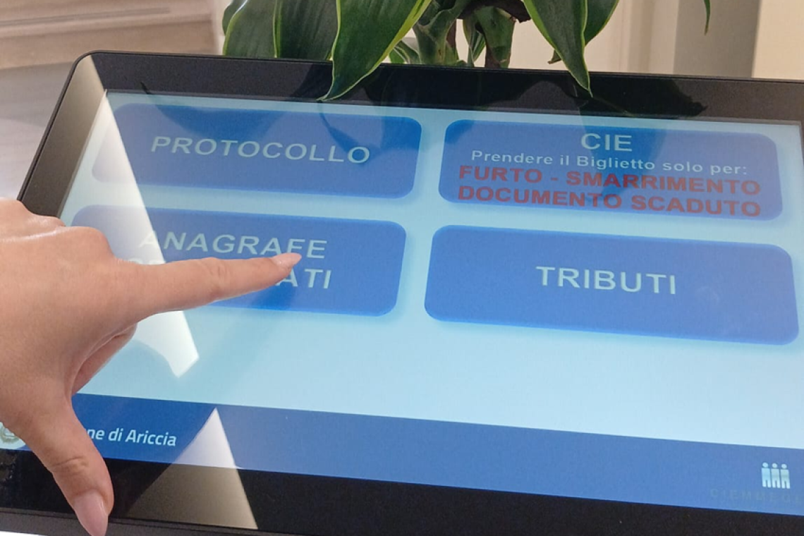 Ariccia, Punto Comune compie un mese: oltre 920 cittadini serviti. Il Sindaco Staccoli: “Il nostro obiettivo è semplificare la vita dell’utenza”