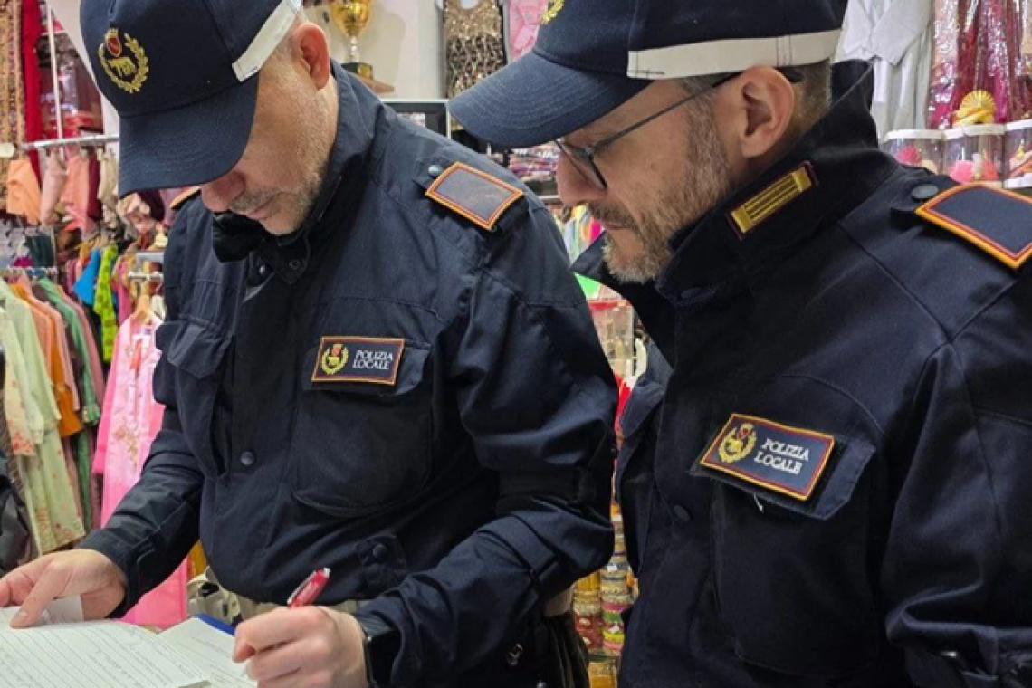 Task force della Polizia Locale Roma Capitale all’Esquilino, ispezioni a tappeto nelle attività commerciali