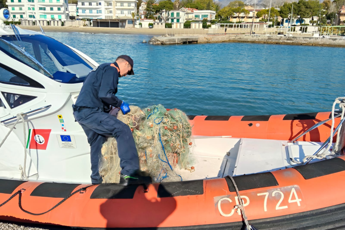 Controlli sulla filiera della pesca: mense scolastiche e molluschi bivalvi nel mirino della Guardia Costiera del Lazio