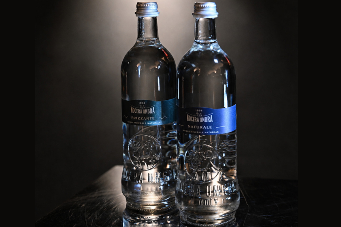 Acqua Nocera Umbra entra nell’alta ristorazione con la nuova bottiglia premium