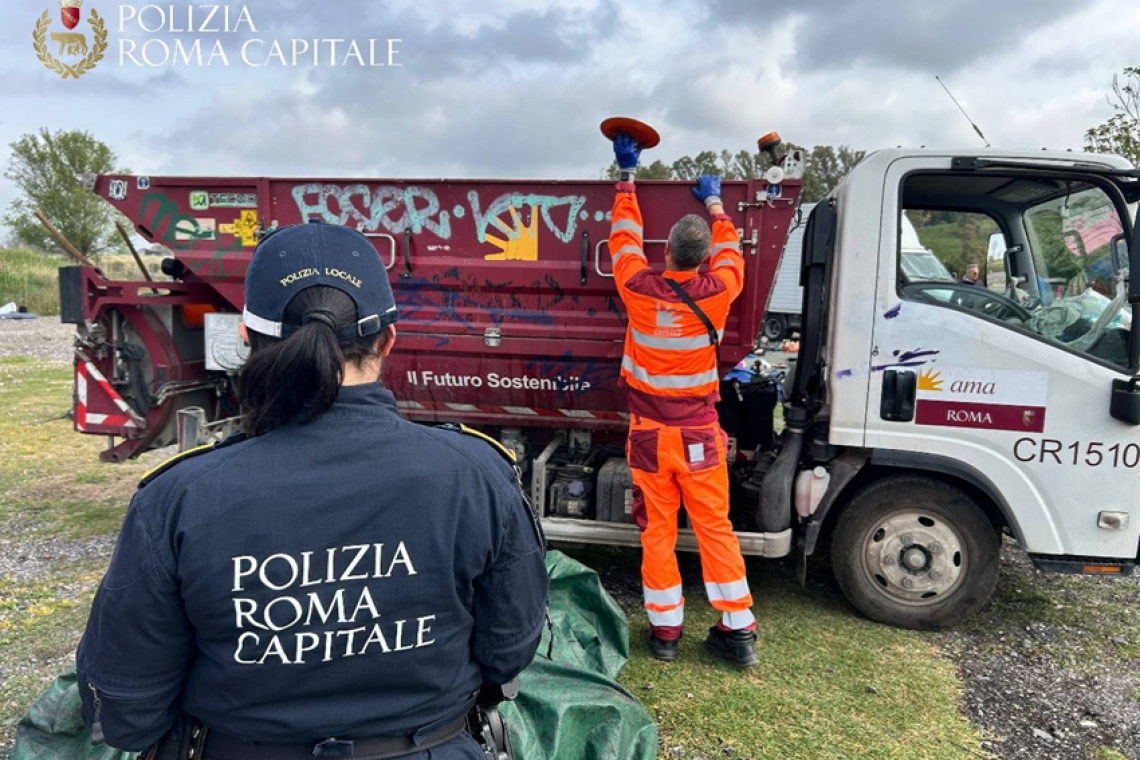 Villa Borghese, operazione ripristino decoro urbano. Polizia Locale libera manufatto occupato abusivamente
