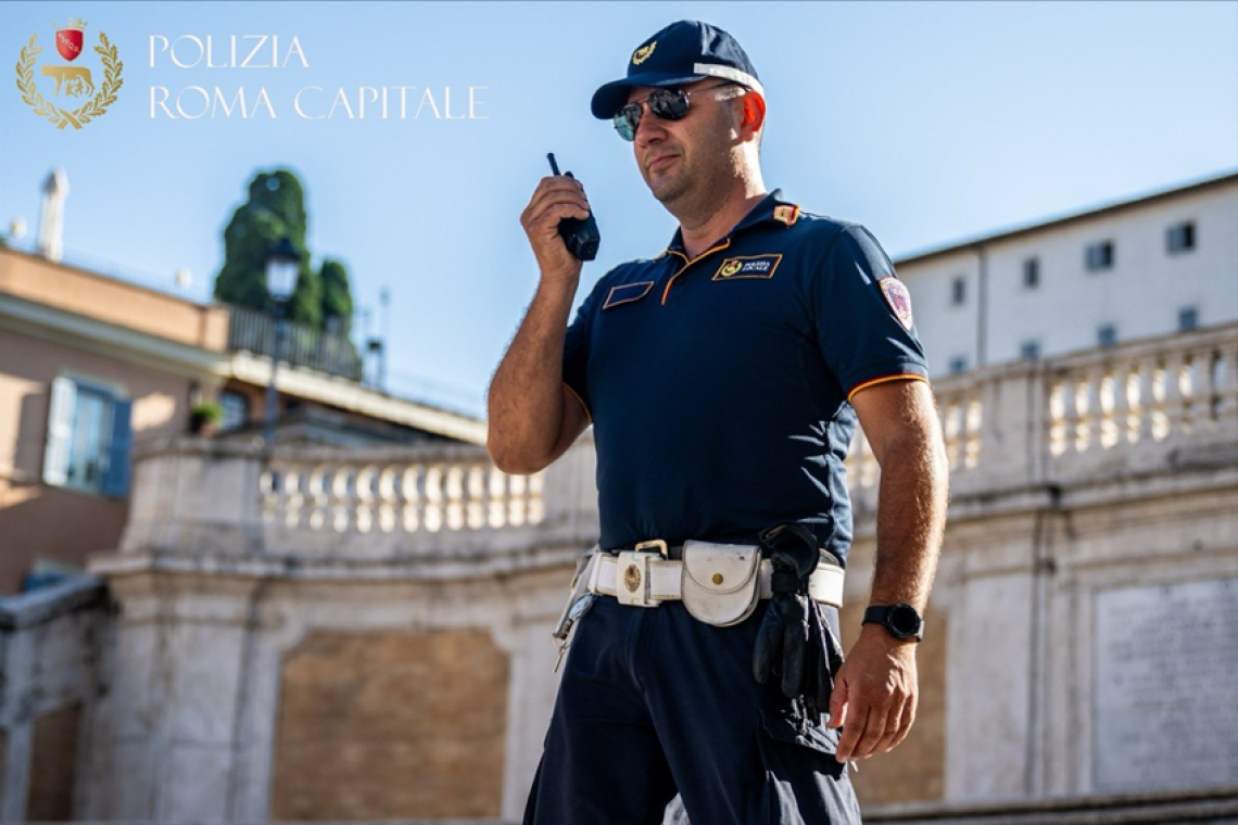 Arresto cardiaco a Piazza di Spagna: decisivo il tempestivo intervento della Polizia Locale.