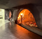 Santini Pizzeria Romana apre a Roma: all’Appio Latino la pizza romana contemporanea di Gabriele Santini