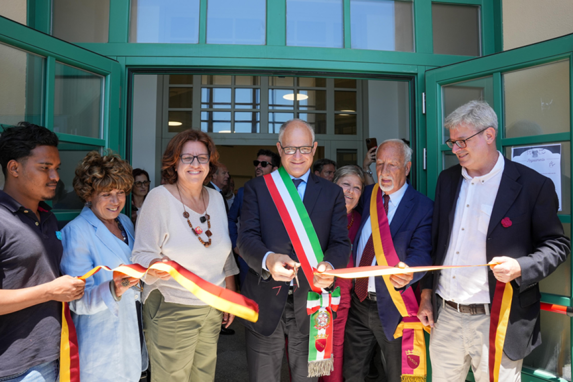 Ostia, inaugurata una nuova stazione di Posta destinata all’accoglienza delle persone piu’ fragili