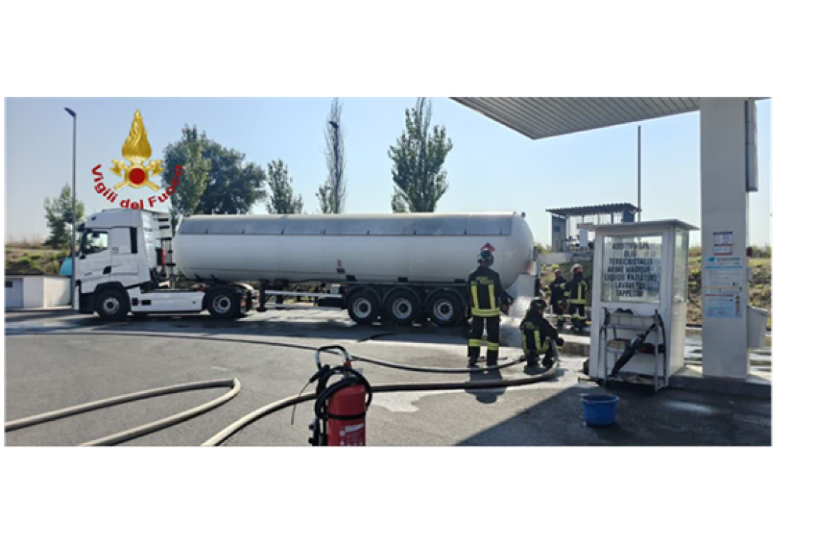 Fuga di GPL durante il rifornimento di un distributore a Roma: evacuata l'area, chiusa via di Acilia