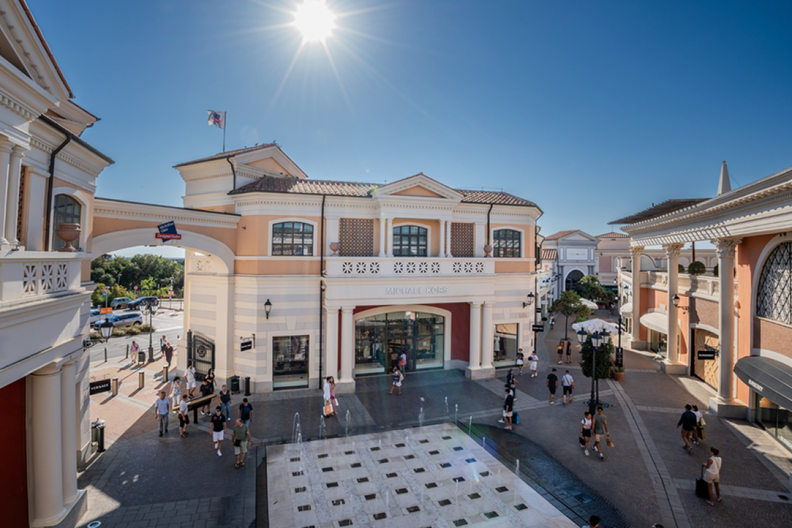 Gran finale dei saldi estivi a Castel Romano: da lunedì 3 agosto sconti fino al -70% sui prezzi outlet
